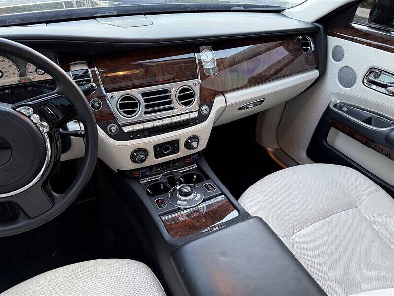 2013 Rolls-Royce Ghost 29