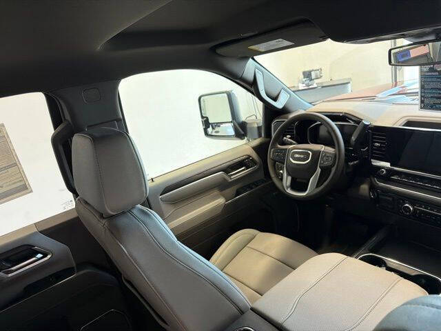 2026 GMC Sierra 3500HD SLT - Photo 33