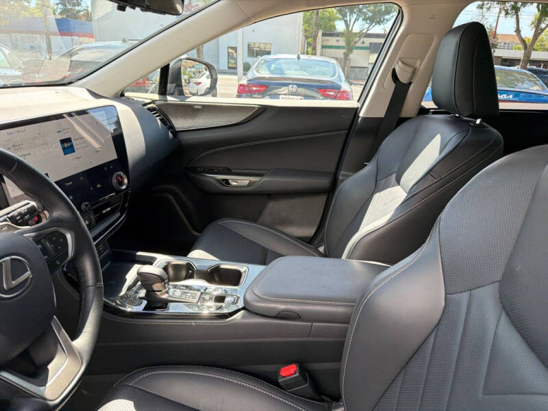 2025 Lexus NX 450h+