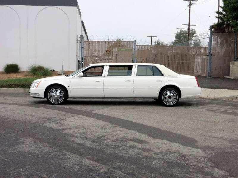 2007 Cadillac DTS 6-Door Limo