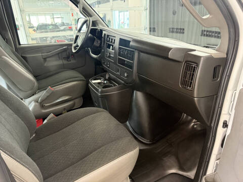 2022 Chevrolet Express 2500
