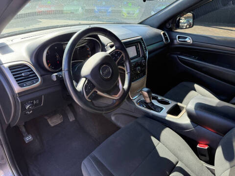 2017 Jeep Grand Cherokee Laredo