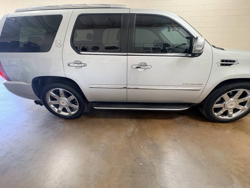 2010 Cadillac Escalade Luxury