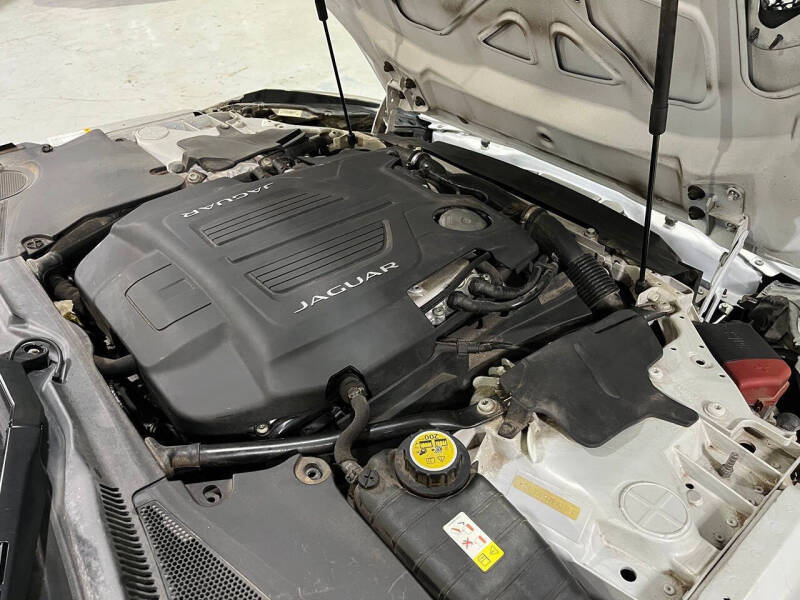 2016 Jaguar F-TYPE R