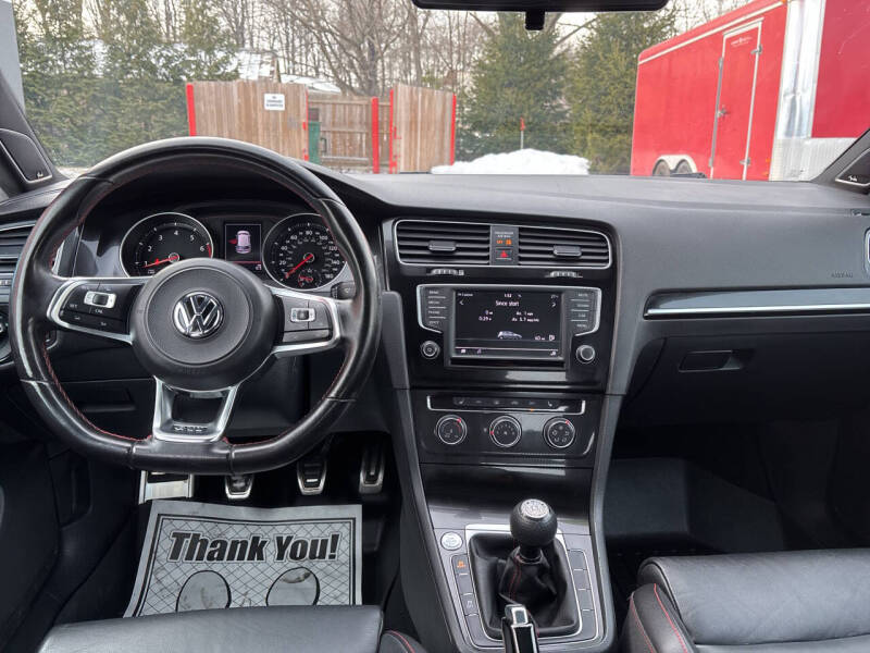 2017 Volkswagen Golf GTI SE