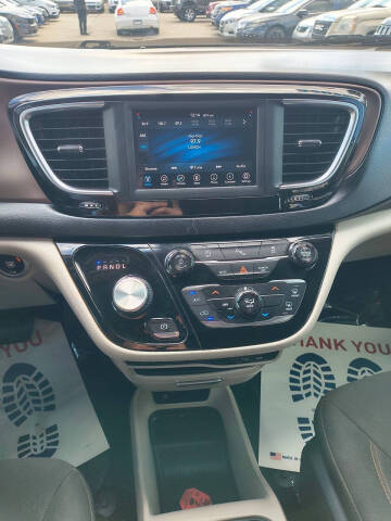 2019 Chrysler Pacifica LX