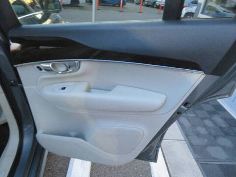 2019 Volvo XC90 T5 Momentum