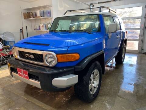 2007 Toyota FJ Cruiser for sale at AutoMile Motors in Saco ME