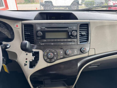 2011 Toyota Sienna Base 7-Passenger