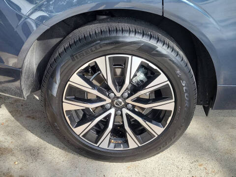 2023 Volvo XC60 B5 Plus Bright Theme