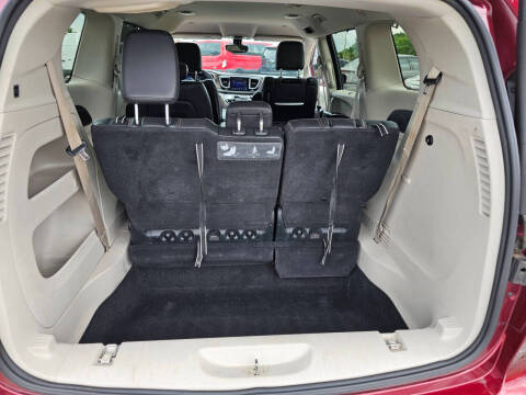 2017 Chrysler Pacifica Touring-L Plus