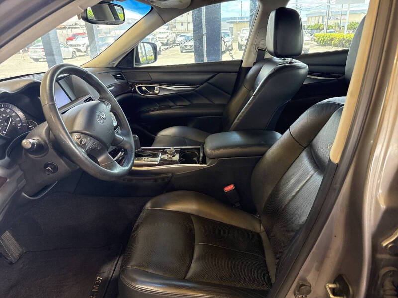 2012 Infiniti M37