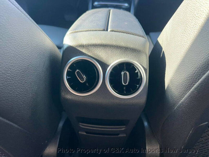 2025 Mercedes-Benz GLB GLB 250 4MATIC