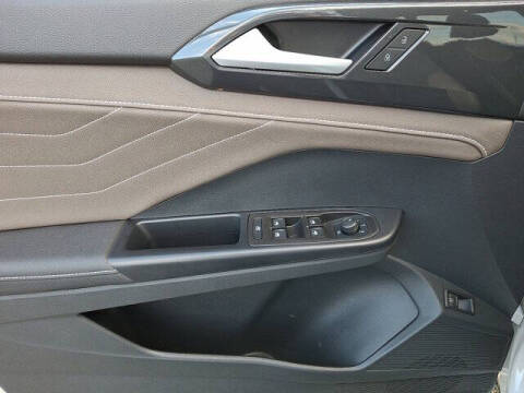 2024 Volkswagen Taos SEL 4Motion