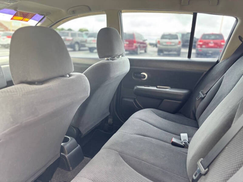 2012 Nissan Versa 1.8 SL