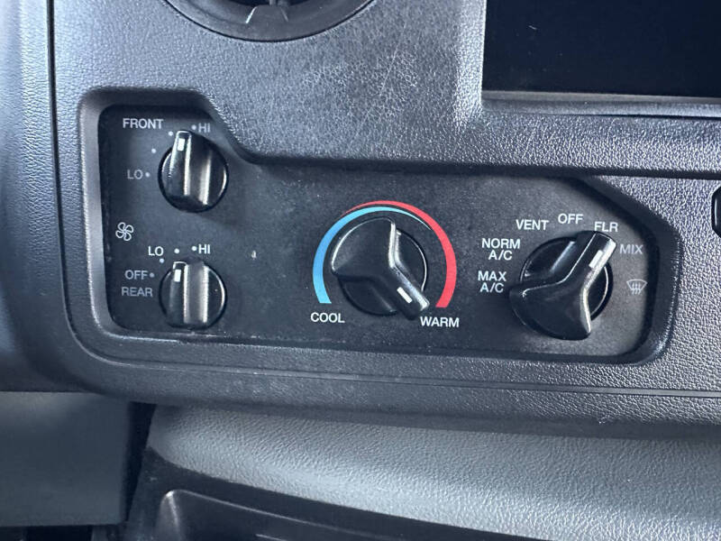 2023 Ford E-Series E-450 SD