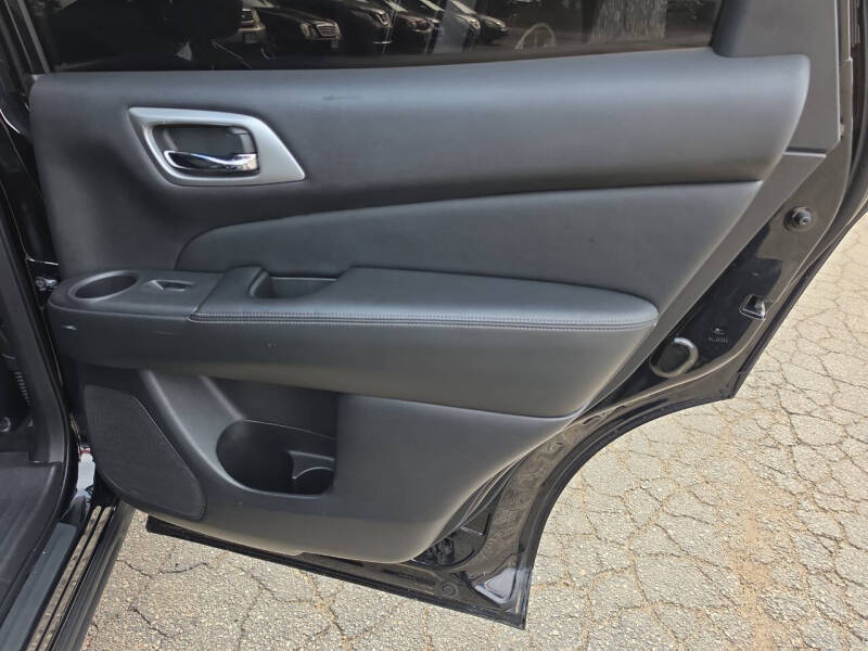 2018 Nissan Pathfinder SV