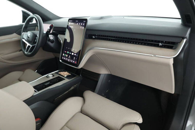 2025 Volvo EX90 Twin Plus 7P