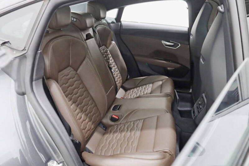 2023 Audi e-tron GT quattro Prestige