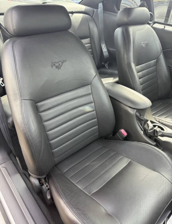 2002 Ford Mustang GT Deluxe