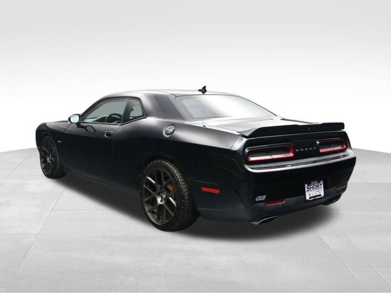 2016 Dodge Challenger R/T Shaker