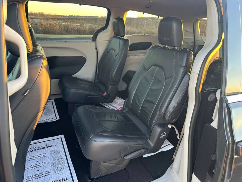 2021 Chrysler Pacifica Touring L