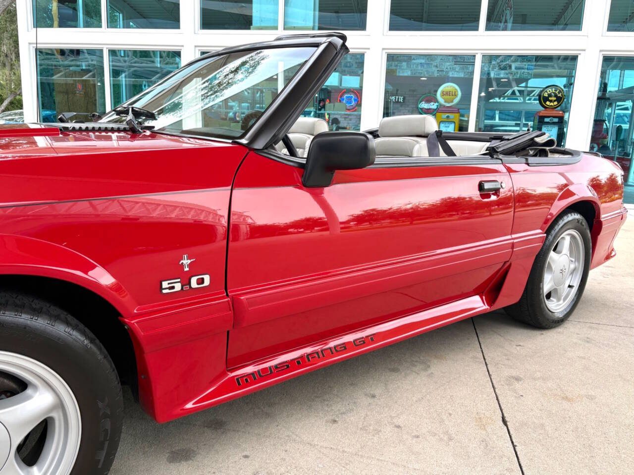 1993 Ford Mustang 13