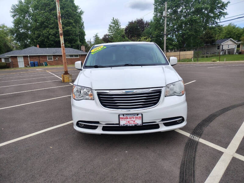 2016 Chrysler Town and Country Touring