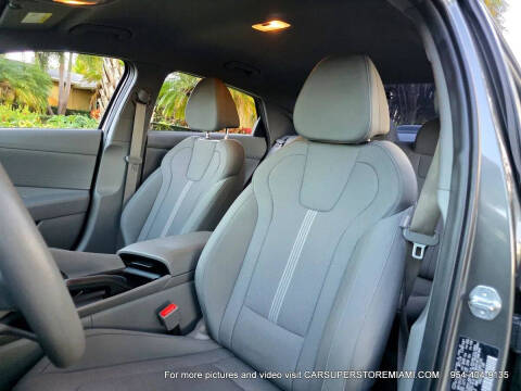 2024 Hyundai Elantra SE