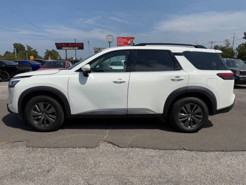 2022 Nissan Pathfinder SV