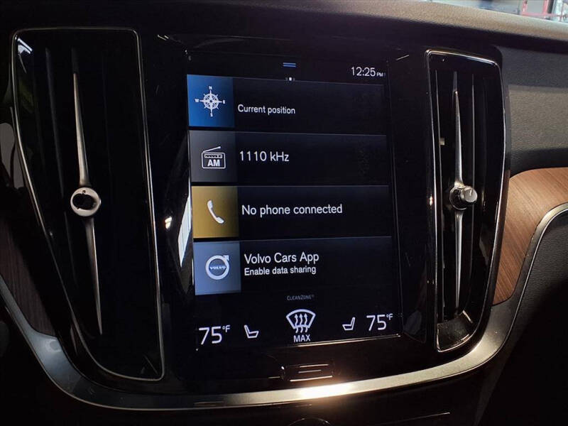 2022 Volvo S60 B5 Momentum