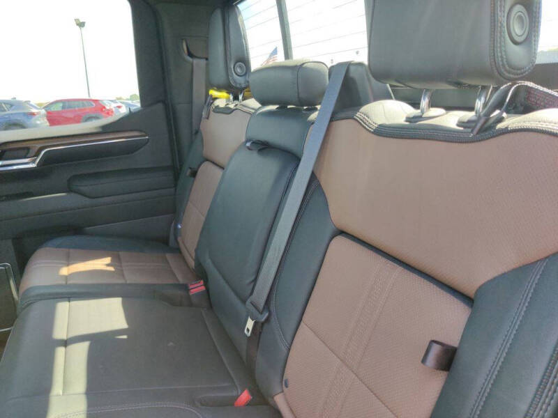 2023 Chevrolet Silverado 1500 High Country - Photo 17