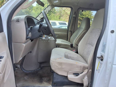 2005 Ford E-Series E-350 SD XLT