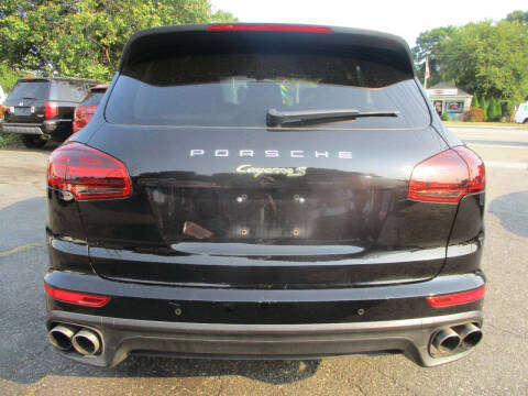 2016 Porsche Cayenne S E-Hybrid