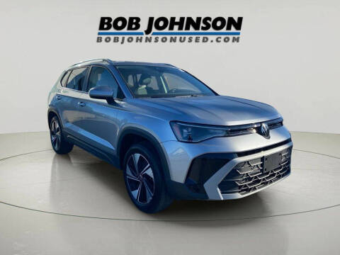 2025 Volkswagen Taos SE 4Motion