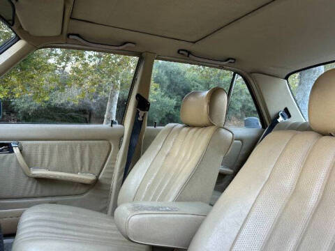 1983 Mercedes-Benz 300-Class