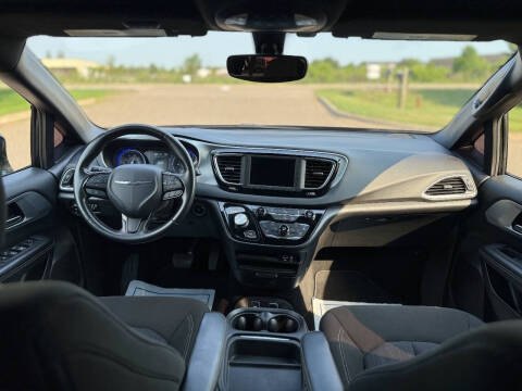 2020 Chrysler Pacifica Touring