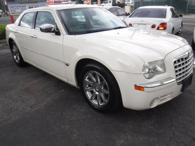 2006 Chrysler 300 for sale at LEGACY MOTORS INC in New Port Richey FL