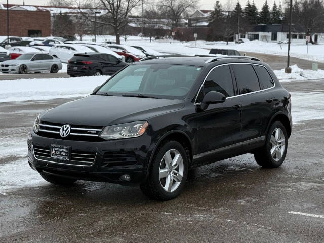2012 Volkswagen Touareg Base's photo