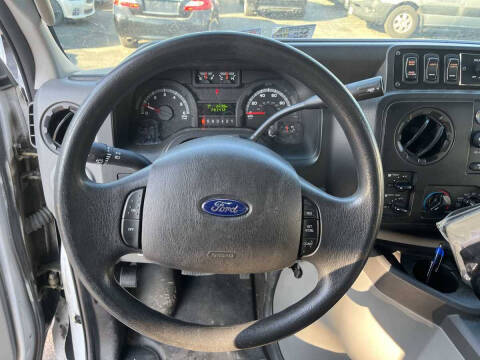 2016 Ford E-Series E-450 SD