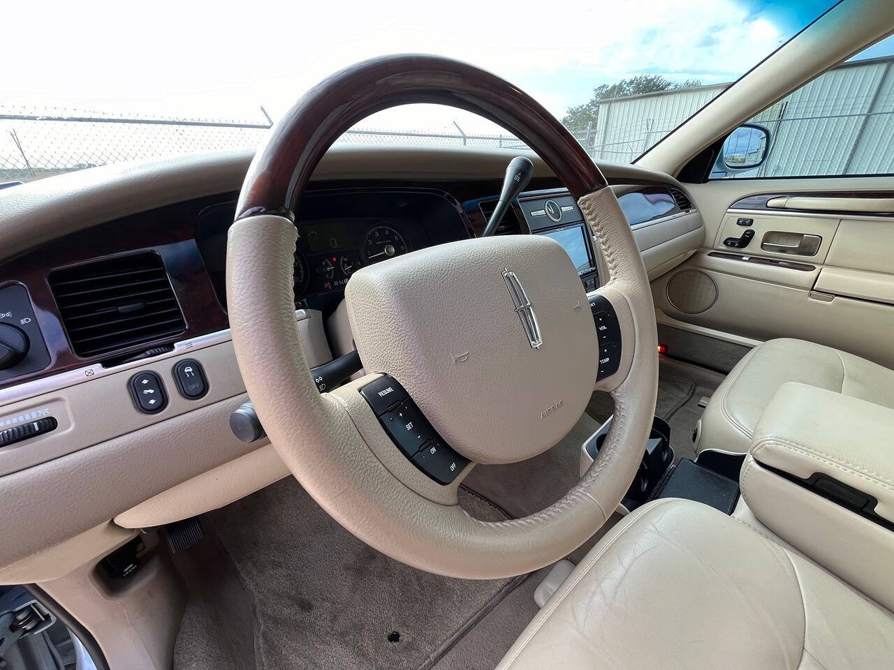 2010 Lincoln Town Car for sale at Carnival Car Company in Victoria, TX