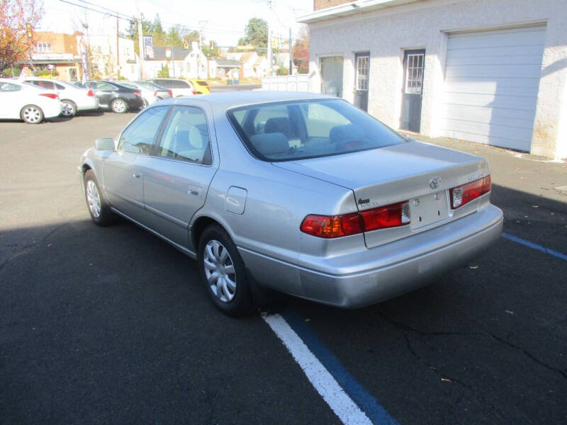 2000 Toyota Camry CE photo 4