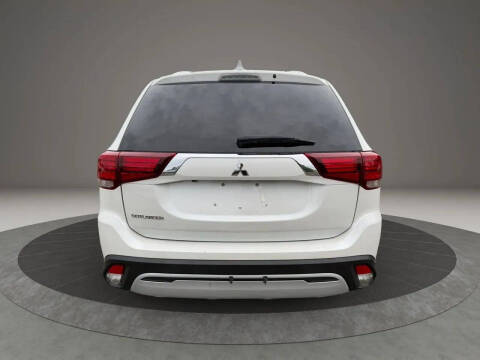 2020 Mitsubishi Outlander ES