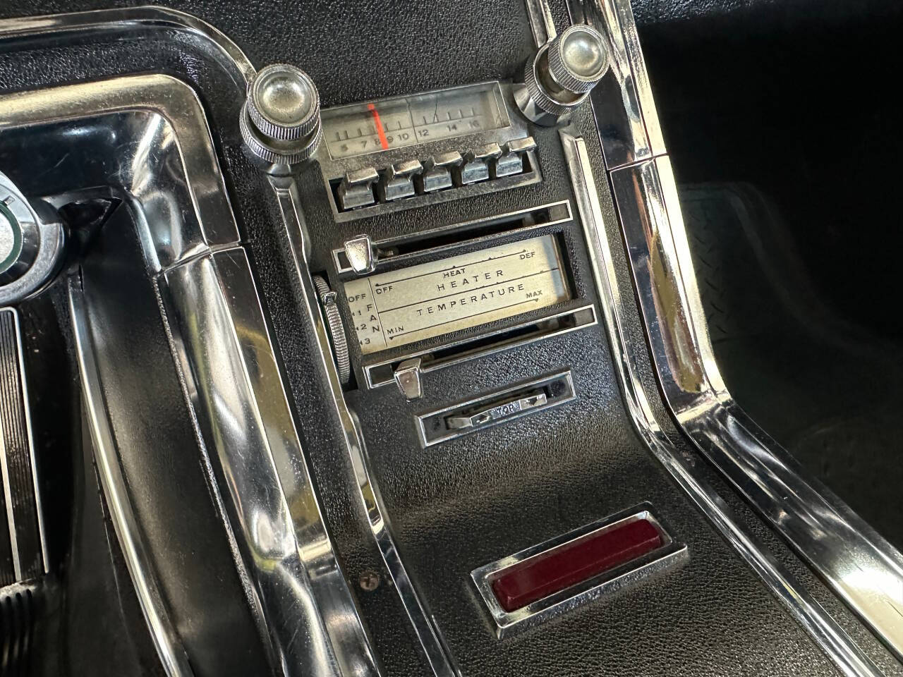 1966 Ford Thunderbird 34