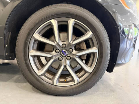 2017 Volvo XC60 T6 Dynamic