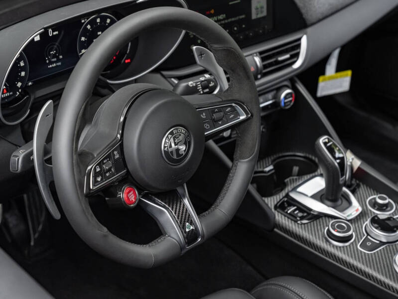 2024 Alfa Romeo Giulia Quadrifoglio