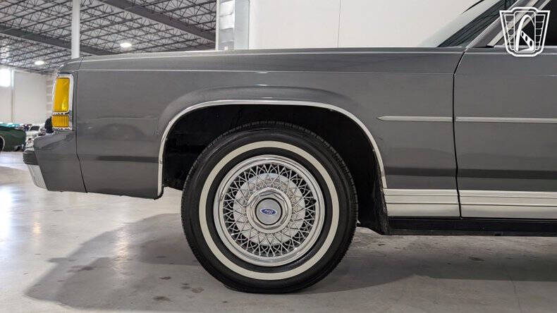 1988 Ford Crown Victoria