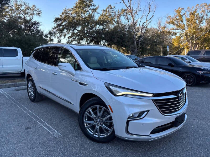 2023 Buick Enclave Essence