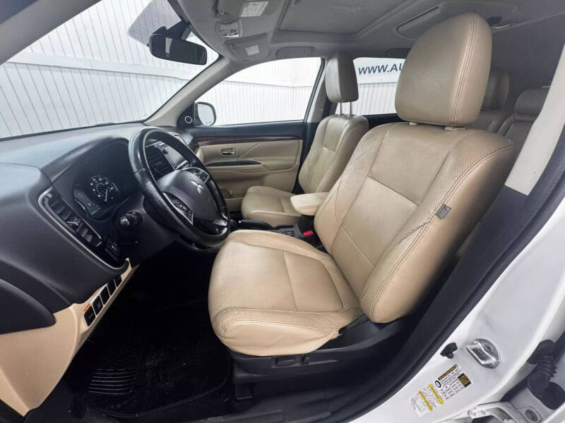 2014 Mitsubishi Outlander SE