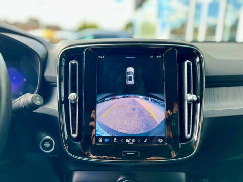 2023 Volvo XC40 B5 Core